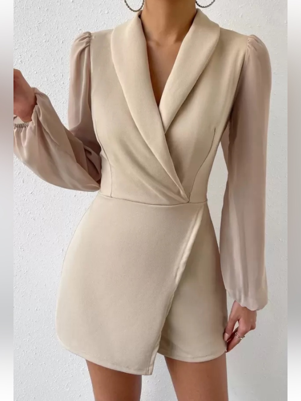 Birch and Stone Cream Faux Wrap Romper - Lightweight V-Neck  Size Medium